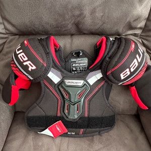 Youth Bauer hockey chest protector. Like new
